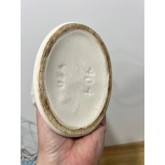 Vintage Camark Pottery Double Handed Trophy Vase in White - Picture 3 of 9